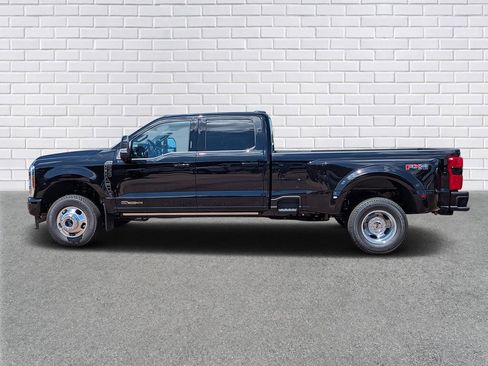 New 2026 Ford F350 Platinum w/ FX4 Off-Road Package AWD/4WD image 2