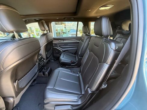 New 2026 Jeep Grand Cherokee L Limited w/ Limited Altitude Package AWD/4WD image 25