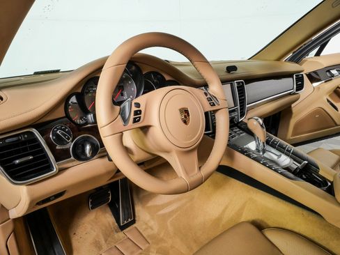 Used 2016 Porsche Panamera 4S AWD/4WD image 4