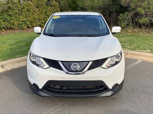Used 2019 Nissan Rogue Sport S image 2
