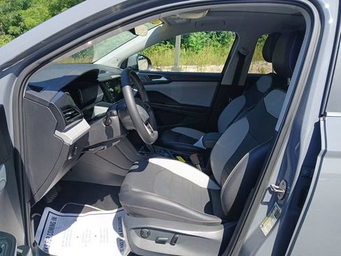 Used 2023 Volkswagen Taos SEL AWD/4WD image 16
