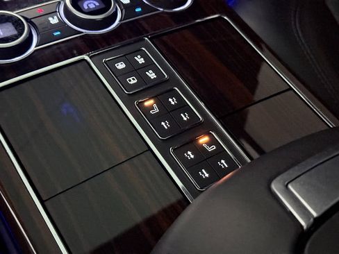 Used 2016 Land Rover Range Rover LWB SV Autobiography image 27
