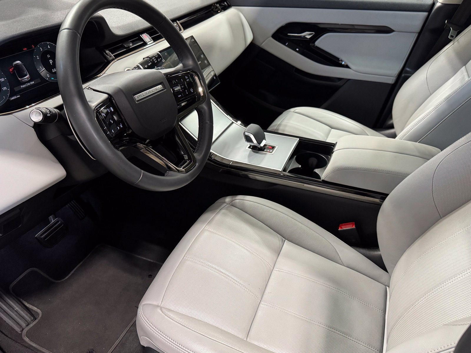 Used 2024 Land Rover Range Rover Evoque S AWD/4WD image 19