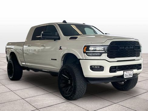 Used 2022 RAM 3500 Limited AWD/4WD image 2