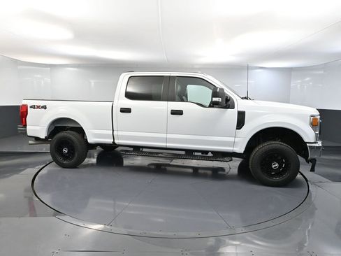 Used 2022 Ford F250 XL w/ Power Equipment Group AWD/4WD image 3