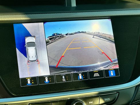 Used 2020 Buick Encore GX Essence w/ Experience Buick Package image 18