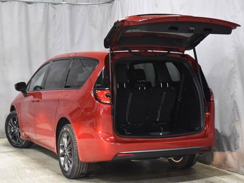 New 2026 Chrysler Pacifica Select image 34