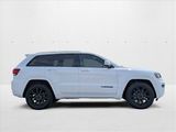 Used 2017 Jeep Grand Cherokee Altitude image 4