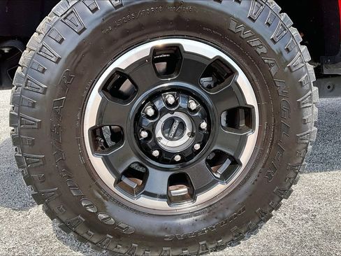 Used 2025 Ford F250 XLT w/ Black Appearance Package AWD/4WD image 9