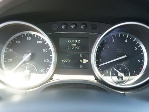 Used 2011 Mercedes-Benz GL 450 4MATIC image 28
