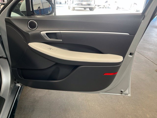 Used 2025 Hyundai Sonata SEL FWD image 13