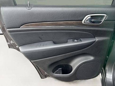 Used 2018 Jeep Grand Cherokee Overland AWD/4WD image 26
