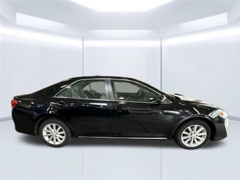 Used 2013 Toyota Camry XLE w/ Leather Pkg FWD image 22