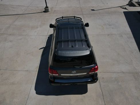 Used 2011 Toyota Land Cruiser w/ Upgrade Pkg AWD/4WD image 61