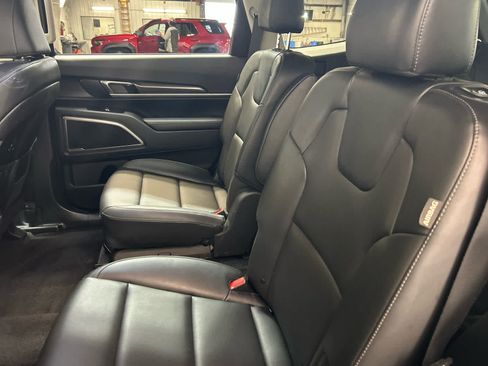 Used 2025 Kia Telluride S AWD/4WD image 5