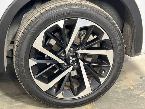 Used 2024 Mitsubishi Outlander SEL image 39