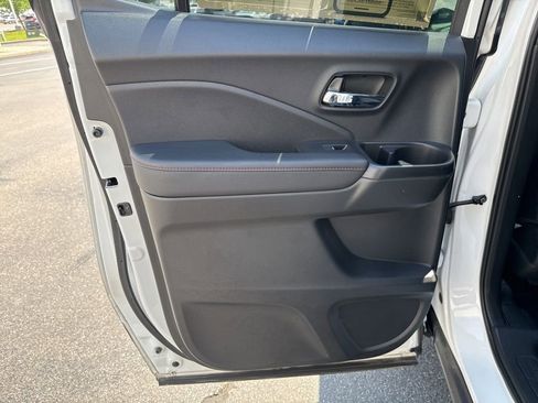 Certified 2024 Honda Ridgeline Black Edition image 33
