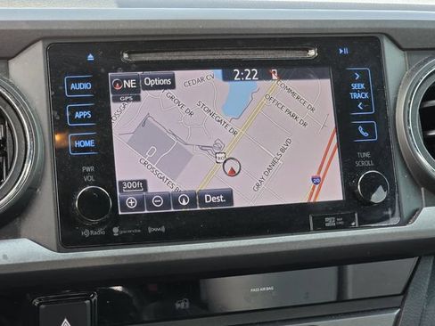 Used 2018 Toyota Tacoma TRD Off-Road RWD image 9