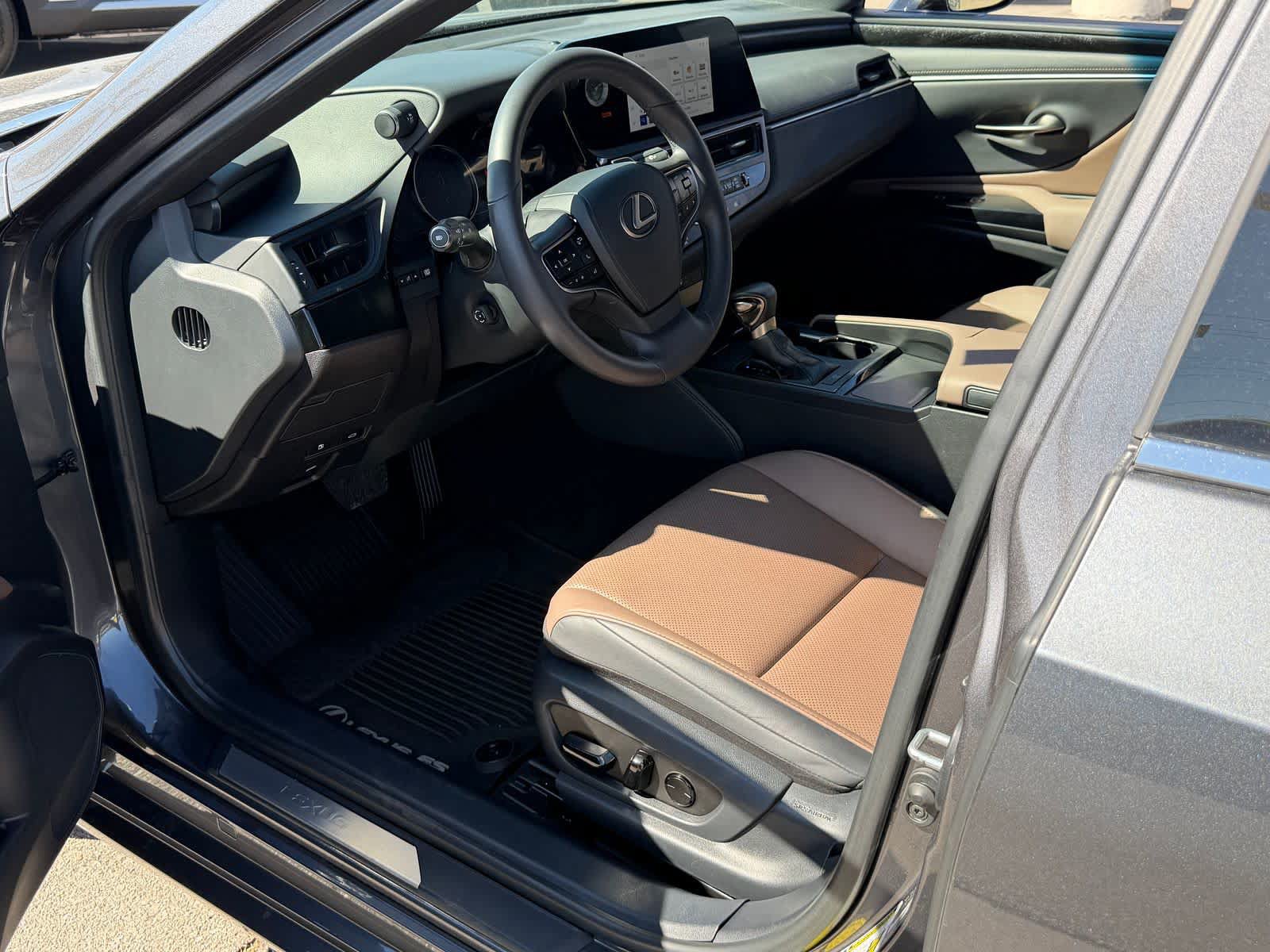 Used 2023 Lexus ES 350 w/ Premium Package FWD image 13