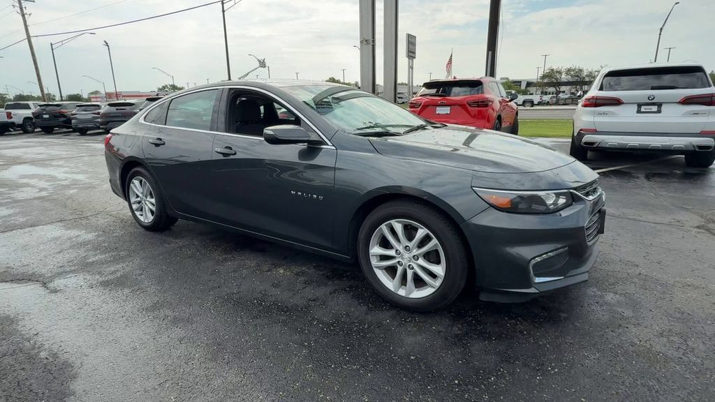Used 2016 Chevrolet Malibu LT FWD image 2