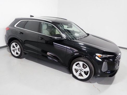 Used 2025 Audi Q5 2.0T Premium Plus AWD/4WD image 12