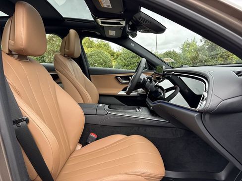New 2026 Mercedes-Benz E 350 4MATIC Sedan image 19