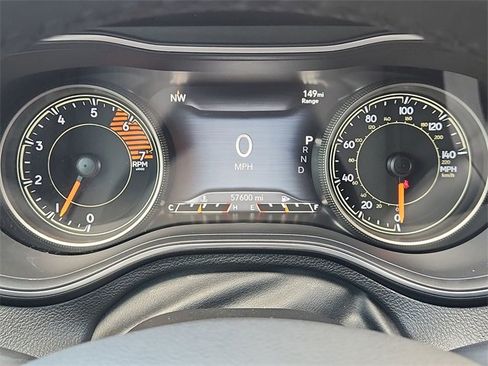 Used 2019 Jeep Cherokee Limited w/ Luxury Group image 12