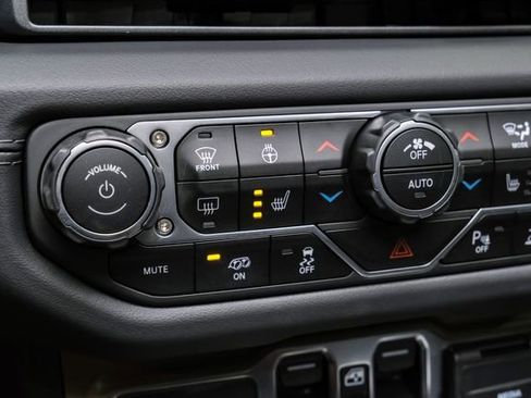 Used 2025 Jeep Wrangler Unlimited Rubicon 392 image 77