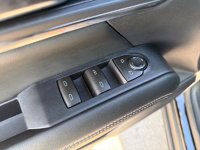 Used 2026 GMC Terrain Elevation w/ Elevation Premium Package FWD image 16