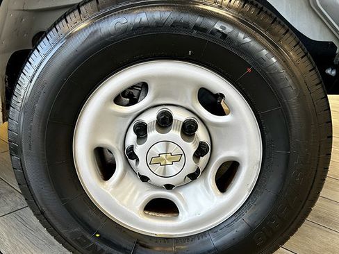 Used 2024 Chevrolet Express 2500 w/ Driver Convenience Package image 19