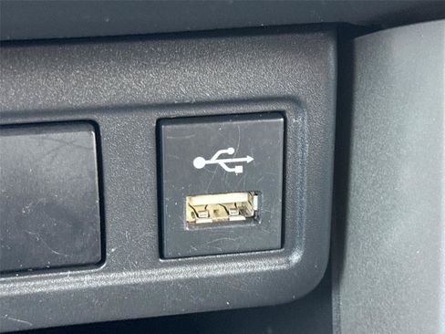 Used 2022 Toyota Corolla Cross LE AWD/4WD image 33