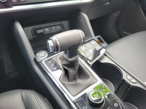Certified 2025 Kia Sportage EX w/ Premium Package FWD image 30