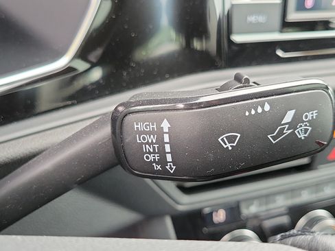 Used 2023 Volkswagen Jetta SE w/ Panoramic Sunroof Package FWD image 30