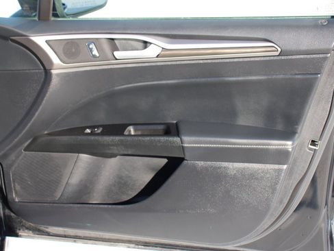 Used 2018 Ford Fusion Energi SE image 18