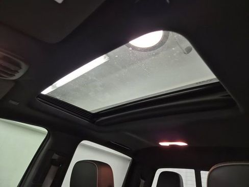 Used 2025 GMC Canyon Denali image 24