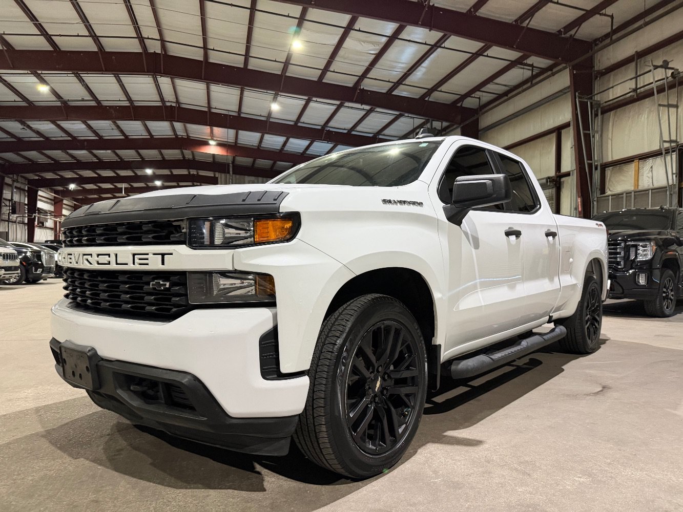 Used 2020 Chevrolet Silverado 1500 Custom w/ Custom Value Package AWD/4WD image 9