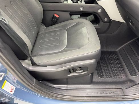 Used 2020 Land Rover Defender 110 SE image 43