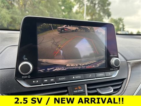 Used 2023 Nissan Altima 2.5 SV image 13