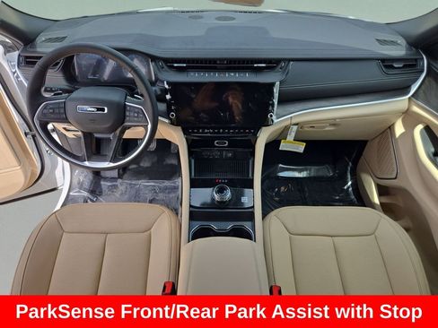 New 2026 Jeep Grand Cherokee Limited w/ Luxury Tech Group II RWD image 18