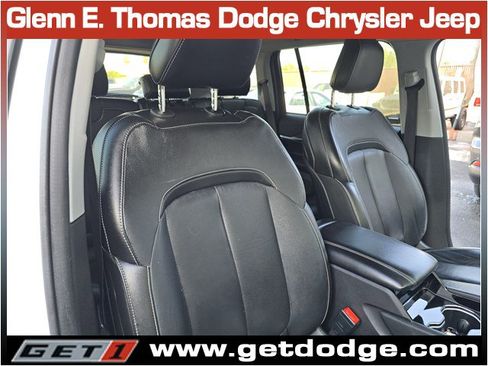 Used 2023 Jeep Grand Cherokee Limited w/ Black Appearance Package image 31