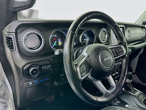 Used 2022 Jeep Wrangler Unlimited Sahara w/ Cold Weather Group image 10