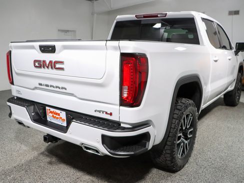 Used 2025 GMC Sierra 1500 AT4 w/ AT4 Preferred Package AWD/4WD image 8