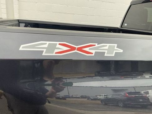 Used 2022 Chevrolet Silverado 1500 LT image 12