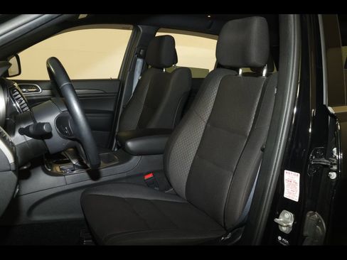 Used 2022 Jeep Grand Cherokee Laredo E w/ Security & Convenience Group AWD/4WD image 23