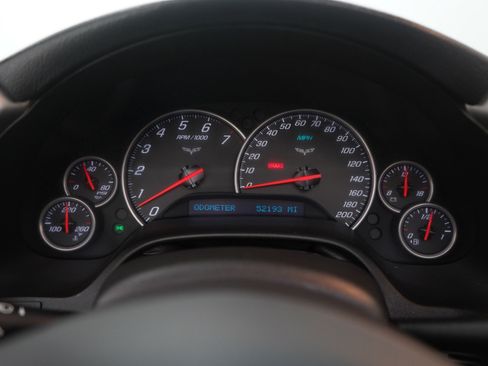 Used 2005 Chevrolet Corvette Convertible w/ Preferred Equipment Group image 19