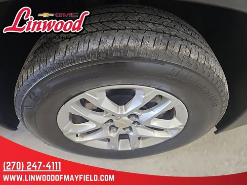 Used 2023 Chevrolet Traverse LS image 9