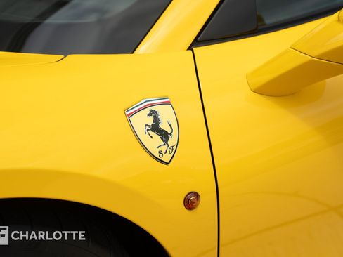 Used 2017 Ferrari 488 Spider image 9