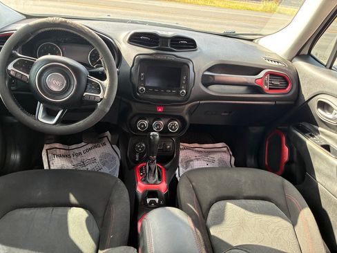 Used 2016 Jeep Renegade Trailhawk AWD/4WD image 22