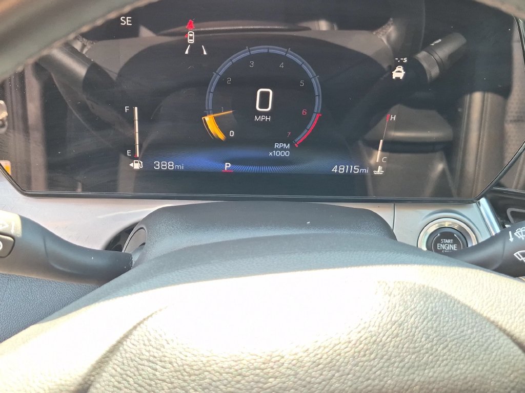 Used 2025 Chevrolet Trax LT w/ LT Convenience Package FWD image 12