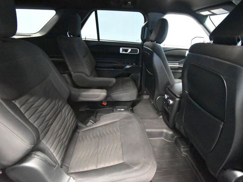 Used 2020 Ford Explorer XLT image 24